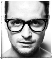 Portrait photographer, portrait, headshot photographer.