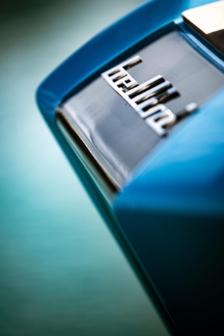 Bellini day boat Bow of the new day boat from Bellini, silver text and blue hull.